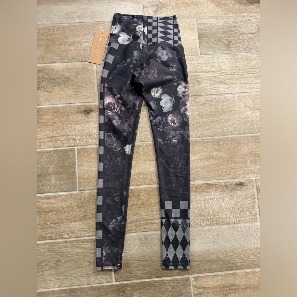 Niyama Sol barefoot leggings WE ARE ALL MAD HERE size XS NWT